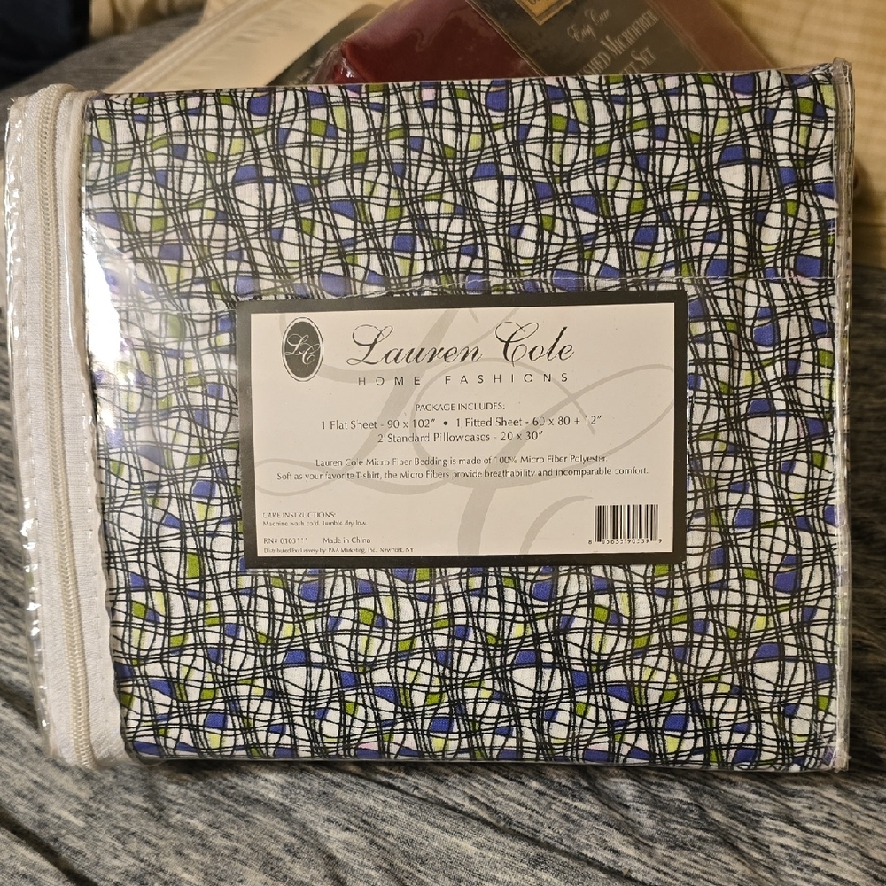 Lauren Cole Geometric Sheet Set